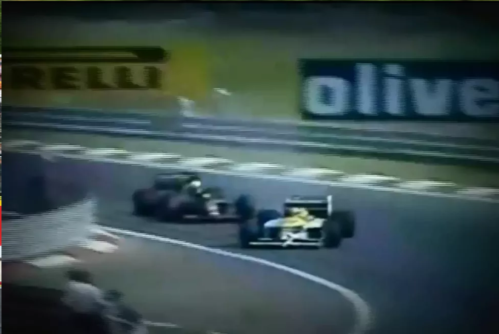 De lado, Nelson Piquet ultrapassa Ayrton Senna no GP da Hungria de 1986 — Foto: Reprodução