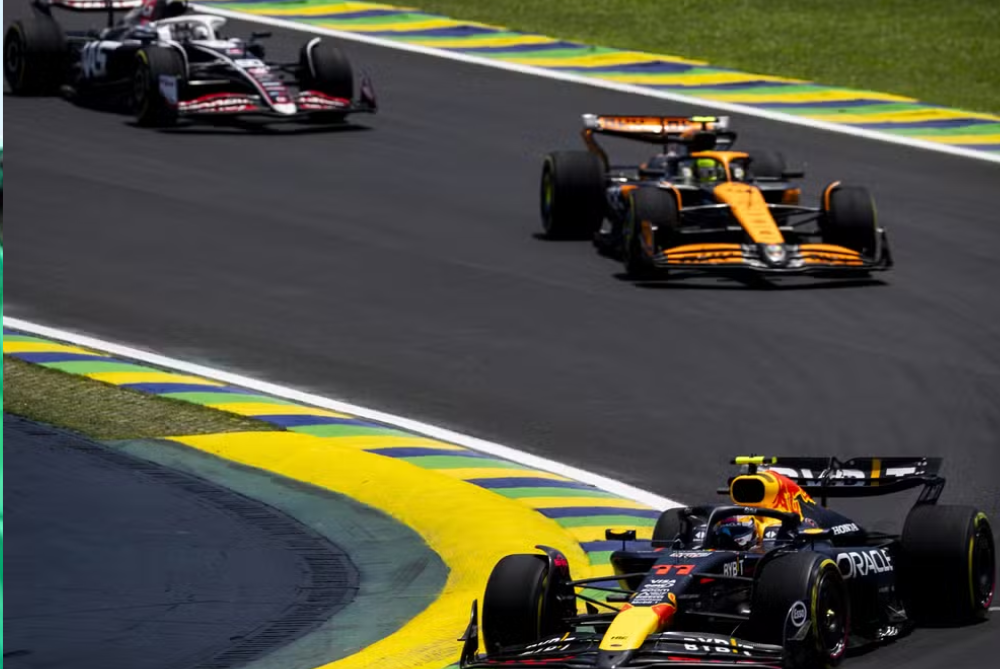 Curva do Senna no GP Brasil de F1 2024, em Interlados — Foto: Getty Images