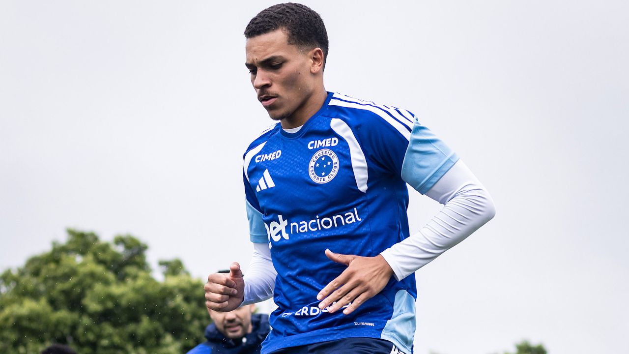 Rodriguinho, em treinamento na Toca da Raposa II
