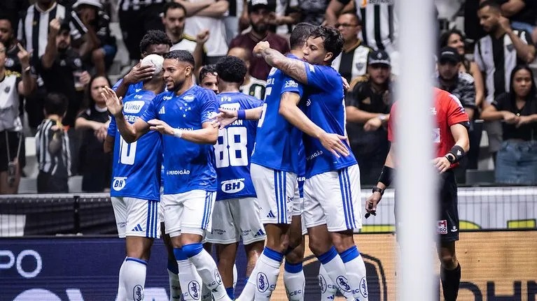 Cruzeiro no clássico.