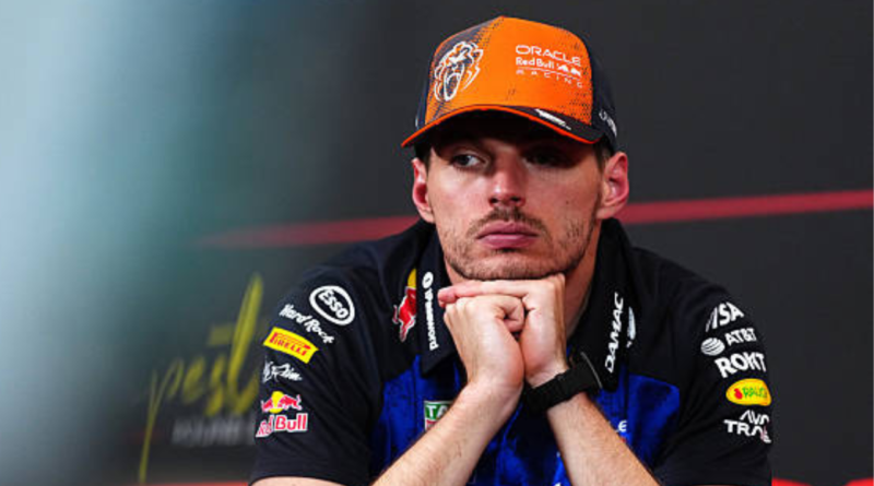 Foto de Max Verstappen em entrevista coletiva