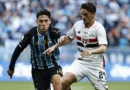 Bola parada e zaga desatenta: São Paulo leva virada do Grêmio e se vê ameaçado no Brasileirão
