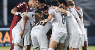 Buscando quebrar tabu, Santos visita o Inter pelo Brasileirão