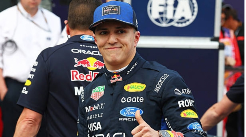 Foto de Isack Hadjar piloto da Red Bull Racing