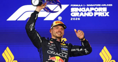 Imagem de Max Verstappen comemorando no GP de Singapura
