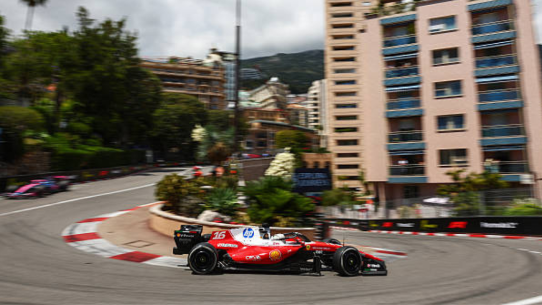 Foto do carro da Ferrari no GP de Mônaco