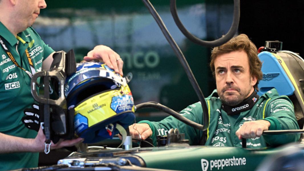 Fernando Alonso no carro da Aston Martin | Reprodução/Getty Images Embed/Paul Crock